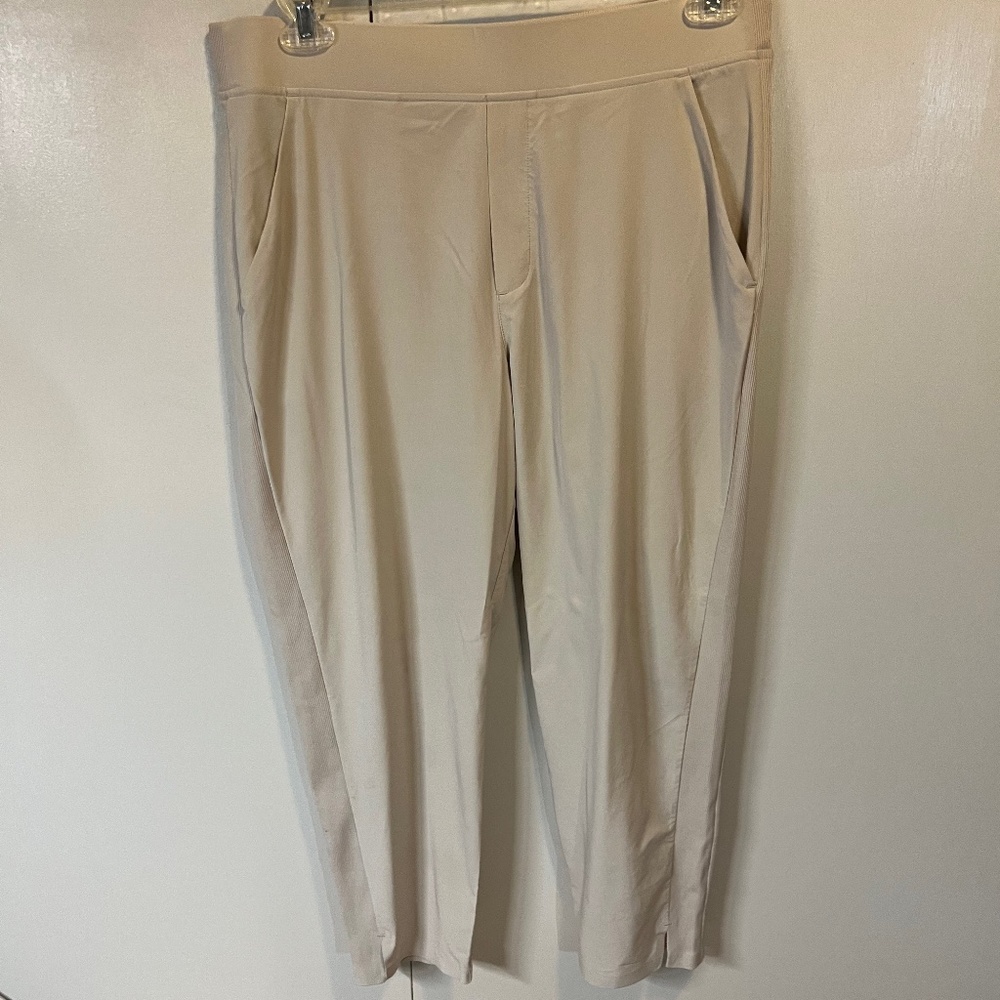 Athleta Brooklyn Ankle Pant. Beige Size 14